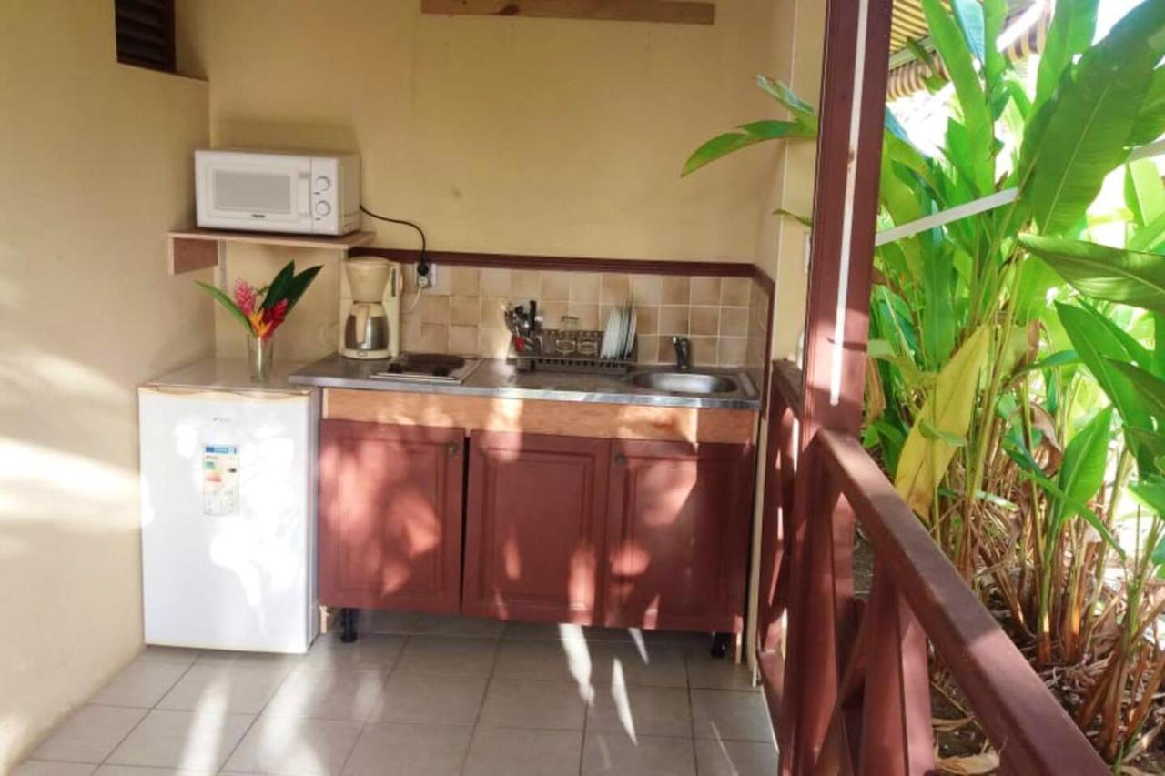 Bungalow Charmant A Sainte-Rose, Piscine Partagee エクステリア 写真
