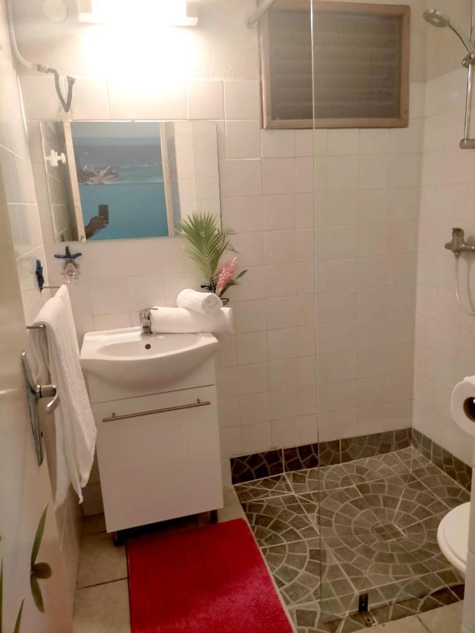 Bungalow Charmant A Sainte-Rose, Piscine Partagee エクステリア 写真
